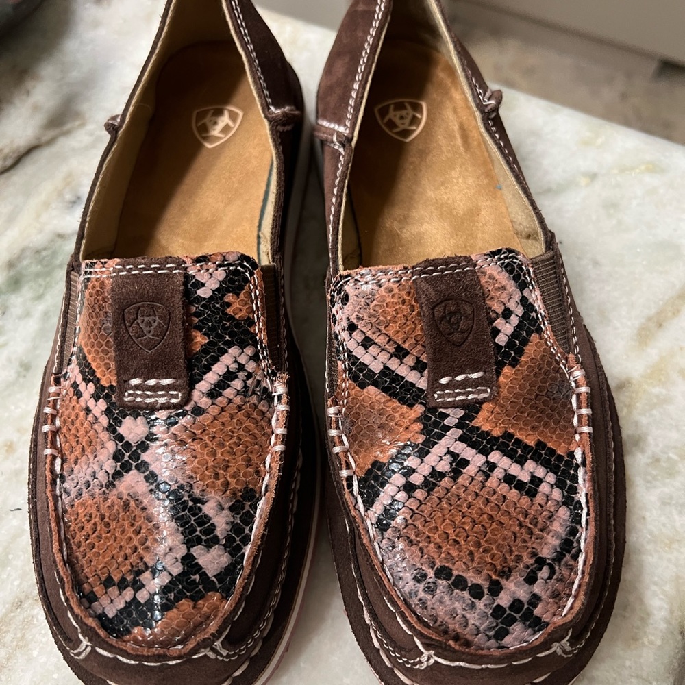 Ariat Cruisers